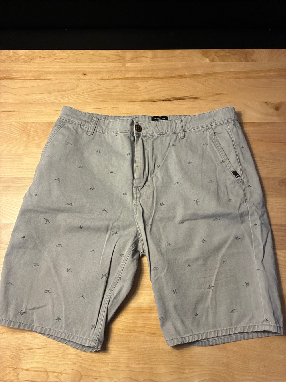 Quiksilver Light Gray Embroidered Palm Print Men's Shorts